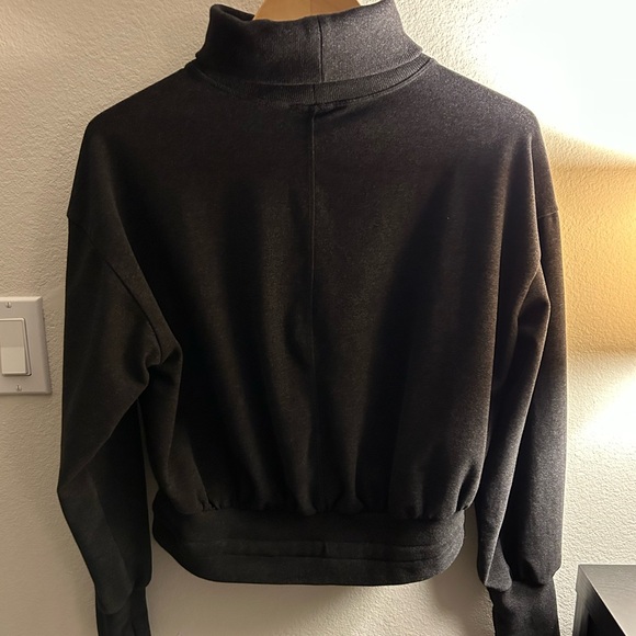 SWEATY BETTY FUNNEL TURTLE NECH SWEATSHIRT SIZE 6 EUC - Picture 6 of 8